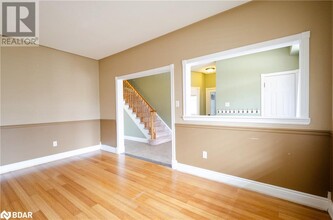38 Harwood Dr in Barrie, ON - Building Photo - Building Photo