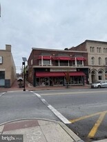 35 W Main St in Waynesboro, PA - Building Photo
