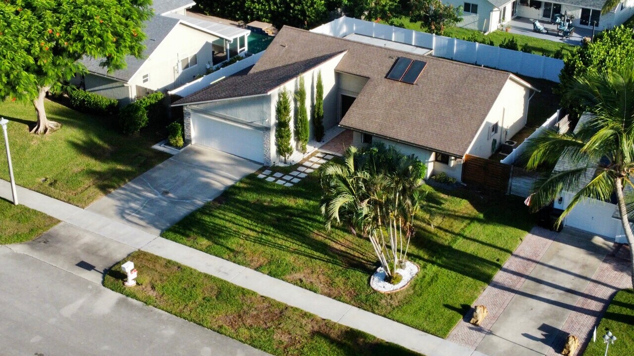 1523 Gallinule Dr in Delray Beach, FL - Building Photo