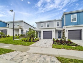 7825 Spectrum Dr in Kissimmee, FL - Building Photo - Building Photo