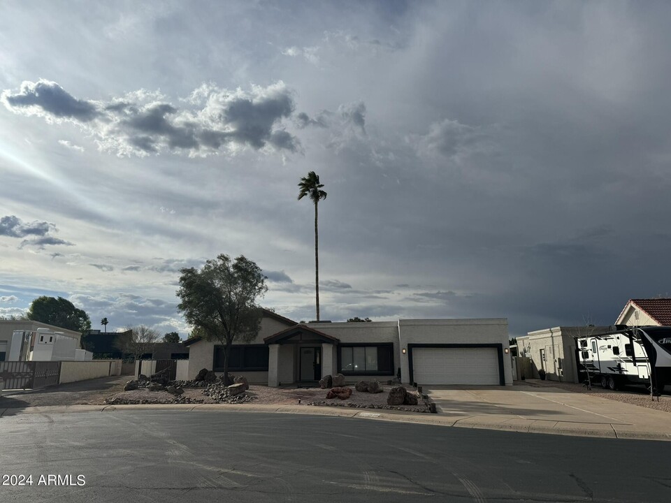 1809 E Riviera Dr in Tempe, AZ - Foto de edificio