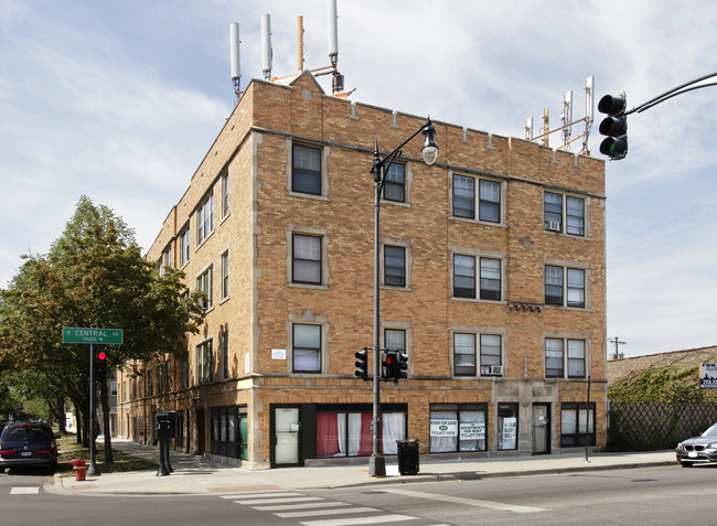 3000-3004 N Central Ave in Chicago, IL - Building Photo - Building Photo