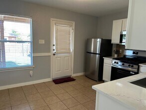 13033 Jelly Palm Trail in Elgin, TX - Building Photo - Building Photo