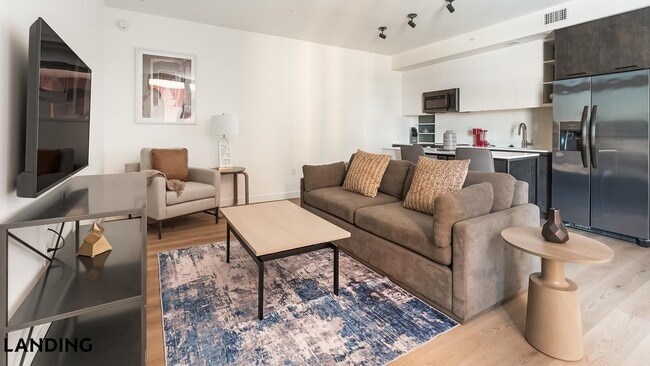 632 Howard Rd SE, Unit 742 in Washington, DC - Foto de edificio - Building Photo