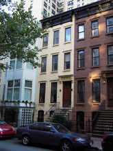 314 E 69th St in New York, NY - Foto de edificio - Building Photo