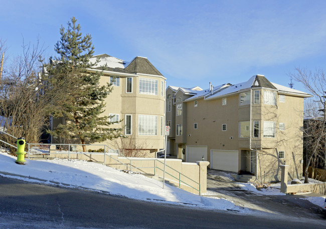 402 2nd Ave NE in Calgary, AB - Building Photo - Building Photo