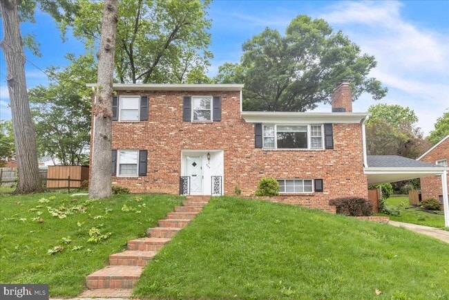 property at 664 S Greenbrier St