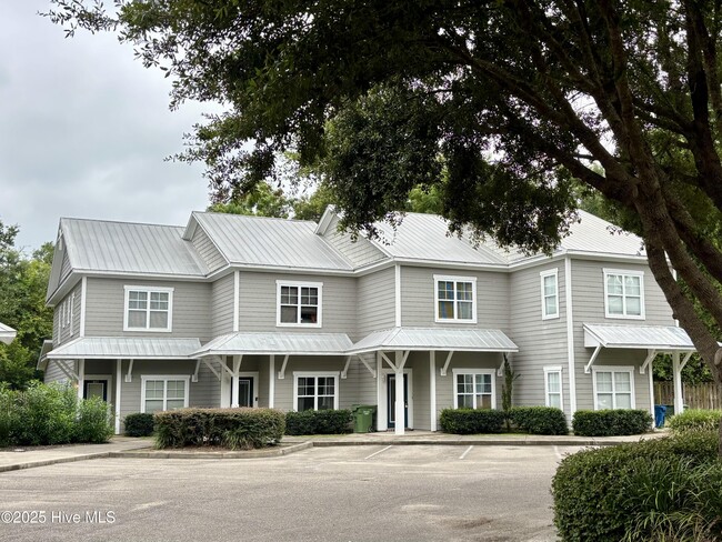 1617 Shoreline Pl