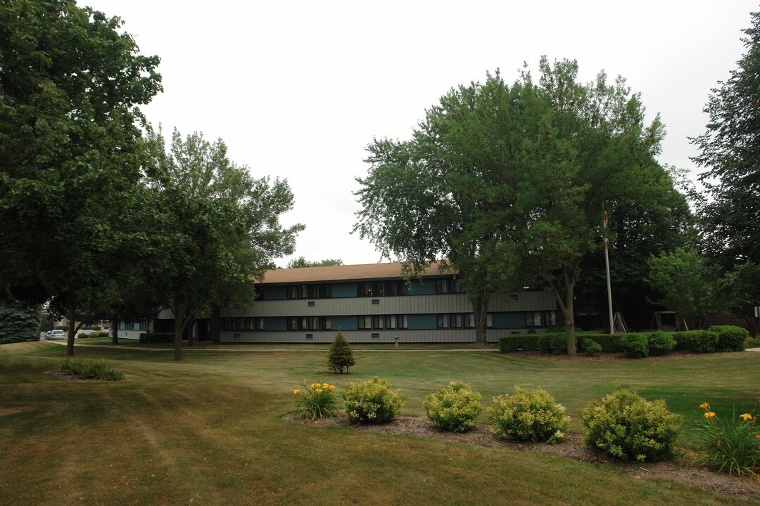 Nicolet Terrace in De Pere, WI - Building Photo