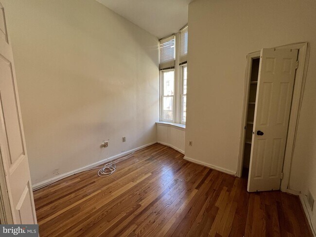 2030 Walnut St in Philadelphia, PA - Building Photo - Building Photo