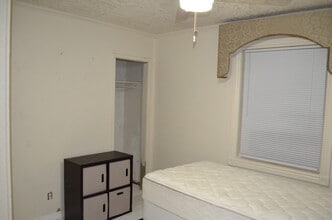 716 W 2nd St in Riviera Beach, FL - Building Photo - Building Photo