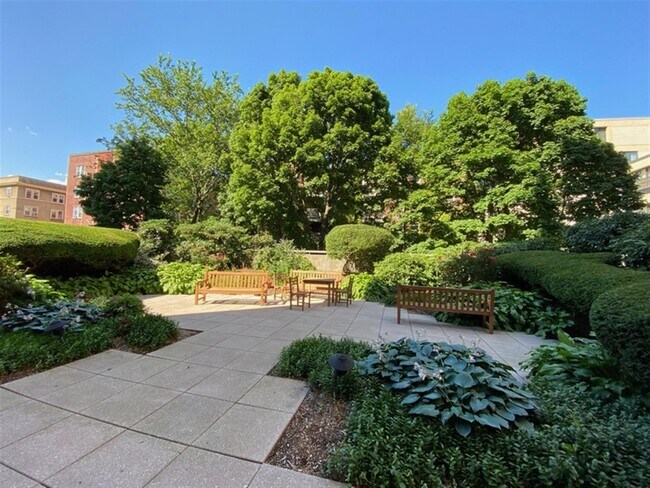 931 Massachusetts Ave, Unit 903 in Cambridge, MA - Building Photo - Building Photo