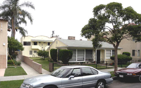 2032-2038 Chestnut Ave in Long Beach, CA - Building Photo