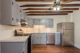 239 Dean St in West Chester, PA - Building Photo - Building Photo