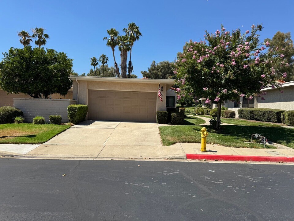 1021 Pebble Beach Dr in Upland, CA - Building Photo