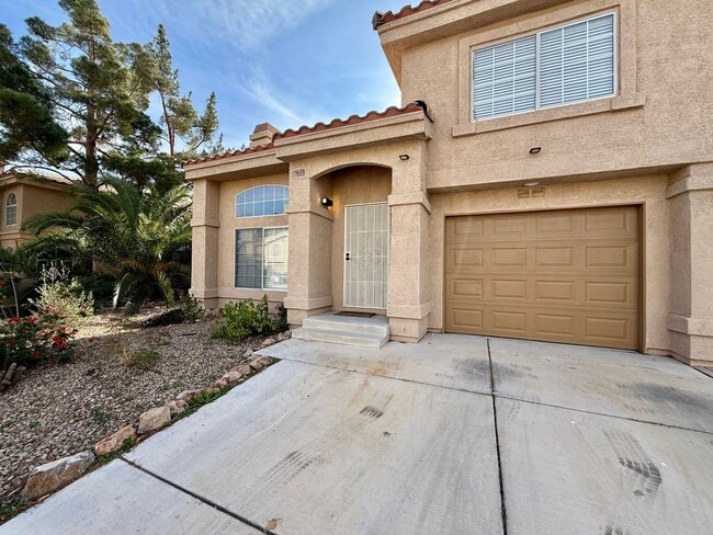 2835 Cool Water Dr in Henderson, NV - Building Photo - Building Photo