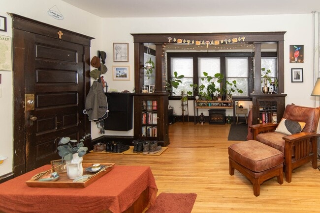 property at 419 W Franklin Ave