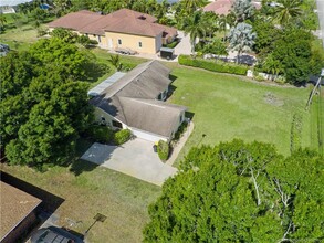 2468 N W Everglades Blvd in Stuart, FL - Building Photo - Building Photo