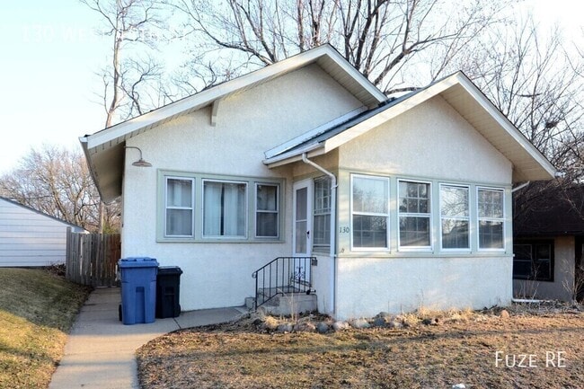 property at 130 W 44th St