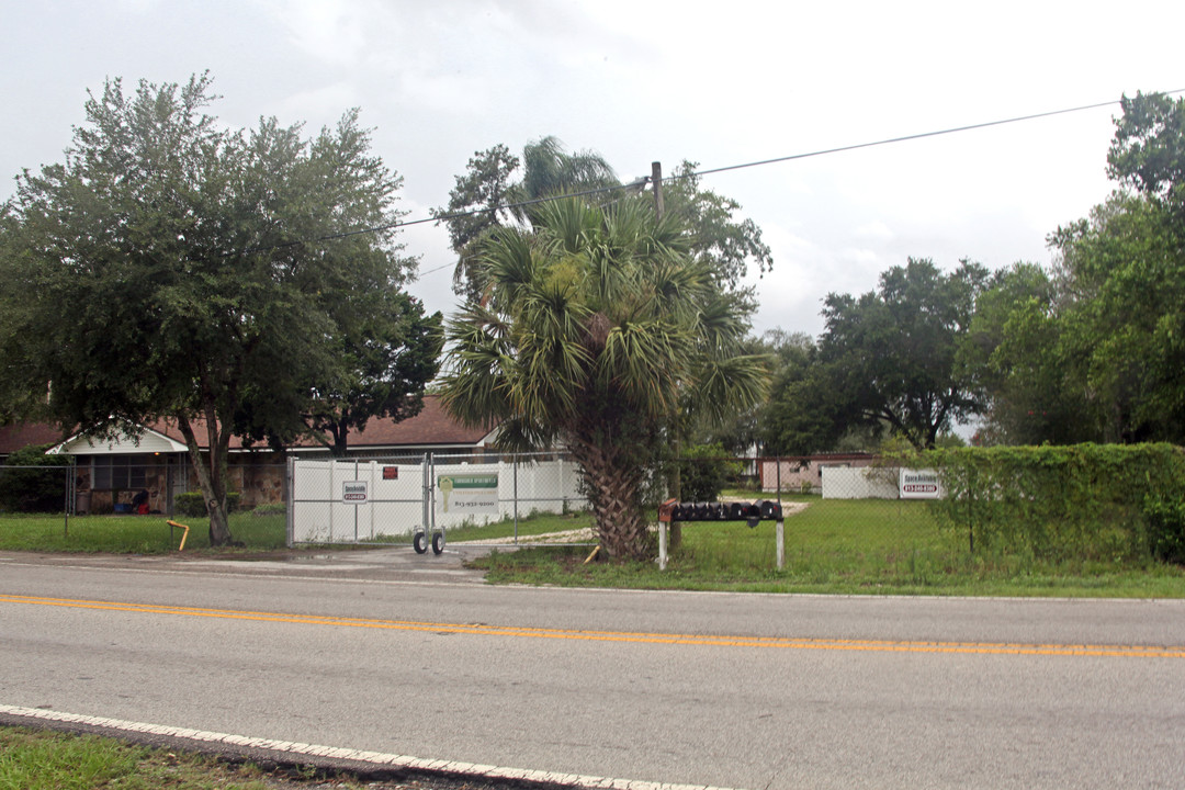 Mobile Home Park in Tampa, FL - Building Photo