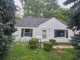 368 E 232nd St in Euclid, OH - Building Photo