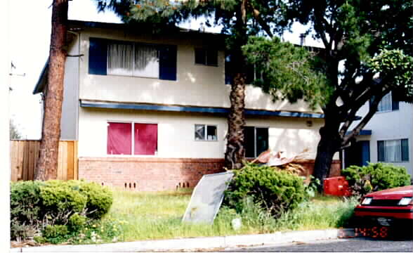 1630 Queen Charlotte Dr in Sunnyvale, CA - Foto de edificio - Building Photo