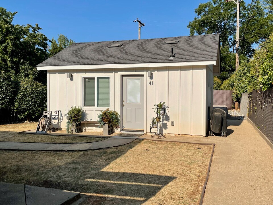 41 Manley Ct in Sacramento, CA - Building Photo