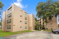 9420 Tangerine Pl in Davie, FL - Foto de edificio - Building Photo