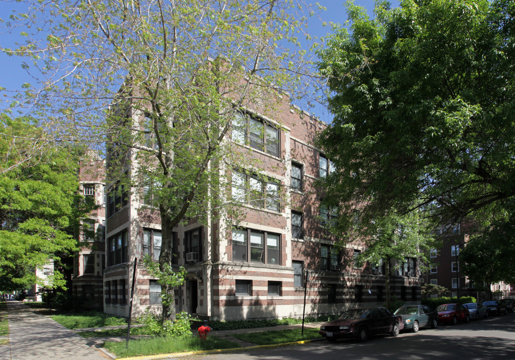 1347 E Hyde Park Blvd in Chicago, IL - Building Photo