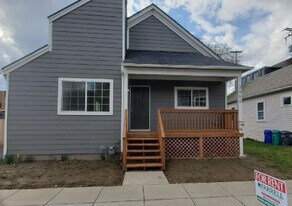 3969 NE Cleveland Ave in Portland, OR - Building Photo