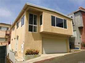 117 21st Pl in Manhattan Beach, CA - Building Photo