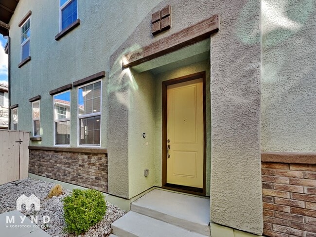 1835 Sea Horse Rd in Reno, NV - Foto de edificio - Building Photo