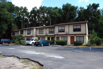 Southern Pines Apartments in Ocala, FL - Building Photo - Building Photo