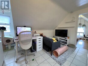 198 Dunn Ave in Toronto, ON - Building Photo - Building Photo