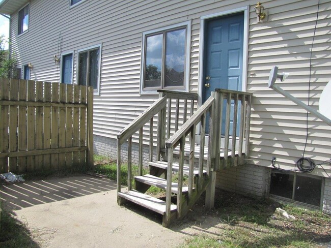 C Street Townhomes in Cedar Rapids, IA - Building Photo - Building Photo