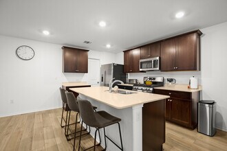7304 Sparkling Light Dr in Del Valle, TX - Building Photo - Building Photo