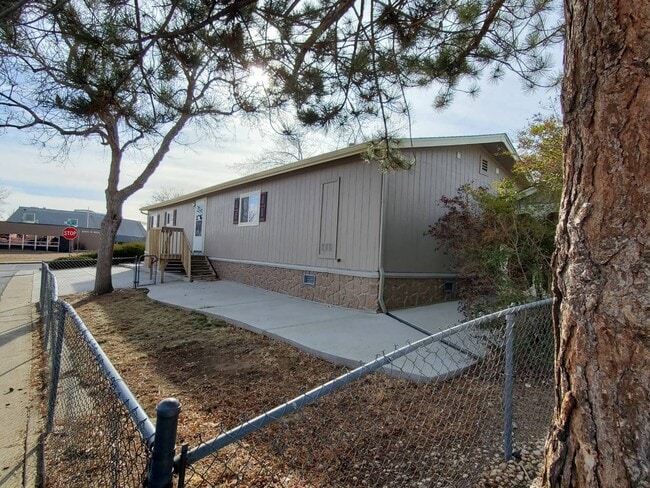 2205 W 90th Ave in Federal Heights, CO - Building Photo - Building Photo