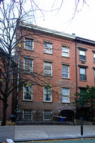 152 Henry St Apartments