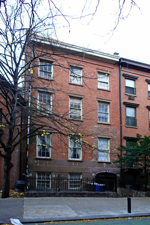 152 Henry St in Brooklyn, NY - Building Photo