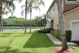 3678 San Simeon Cir in Weston, FL - Building Photo