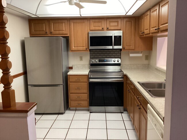 2593 Countryside Blvd, Unit Inverness #7 in Clearwater, FL - Building Photo - Building Photo