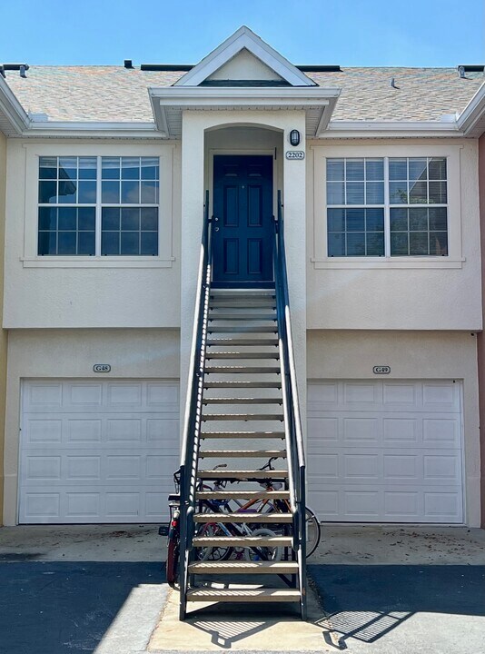 8981 Lee Vista Blvd in Orlando, FL - Foto de edificio