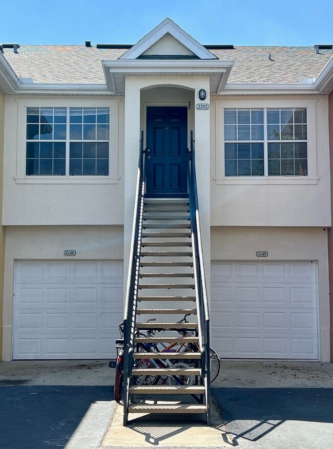 property at 8981 Lee Vista Blvd