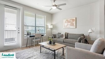 5810 Worth Pkwy in San Antonio, TX - Building Photo