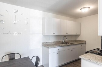 2000 S Main St in Belle Glade, FL - Building Photo - Building Photo