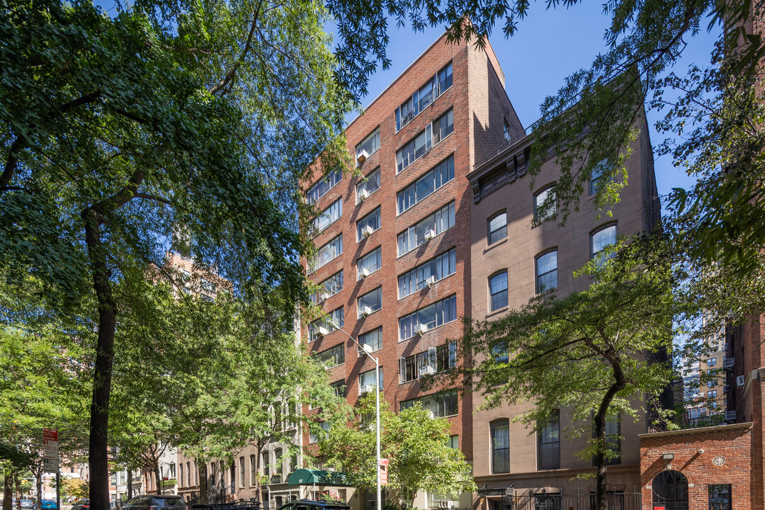 117 E 37th St in New York, NY - Building Photo