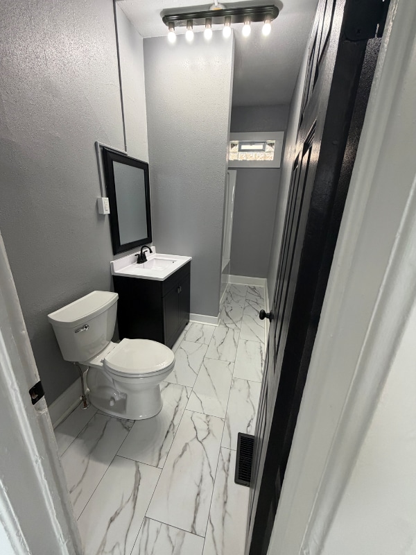 1640 N Main St in Racine, WI - Foto de edificio - Building Photo