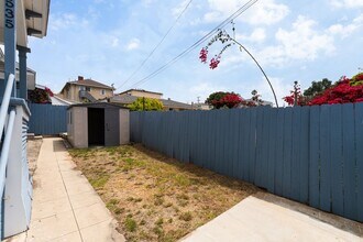 531-535 W Juniper St in San Diego, CA - Building Photo - Building Photo