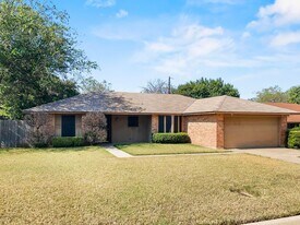 6428 Canyon Cir in Fort Worth, TX - Building Photo