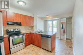 114 Brentmore Private in Ottawa, ON - Building Photo - Building Photo